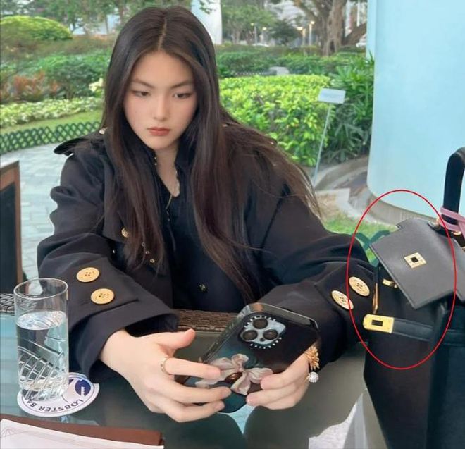 发有气质！喝下午茶海外生活好惬意尊龙凯时王诗龄晒留学美照16岁越