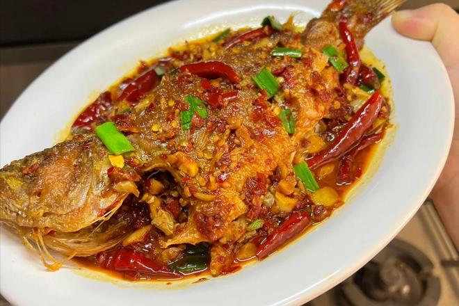 种家常吃法刺少肉嫩老人小孩放心炫尊龙凯时全家都爱吃的鲈鱼做法！4(图4)