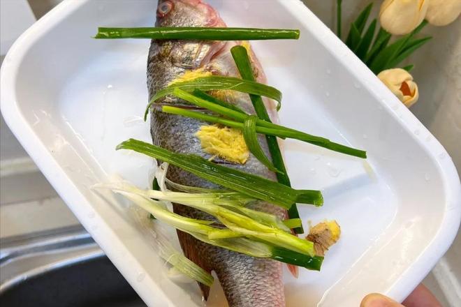 种家常吃法刺少肉嫩老人小孩放心炫尊龙凯时全家都爱吃的鲈鱼做法!4(图10) 种家常吃法刺少肉嫩老人小孩放心炫尊龙凯时全家都爱吃的鲈鱼做法!4(图10)