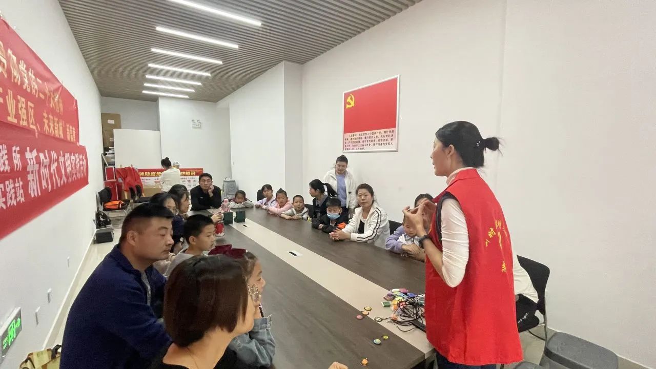 ！高新区科航路学校把共画同心圆变为可能人生就是搏把家校共育办成“行走的课堂”(图1)